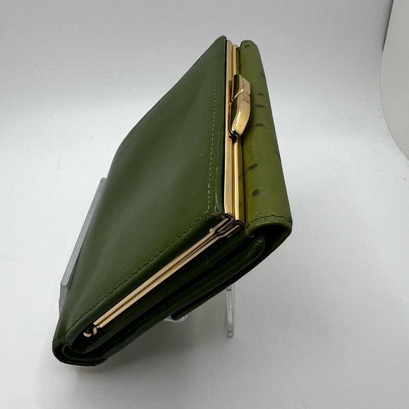GUC Givenchy Vintage Green Ostrich Leather Compact Leather - Picture 4 of 9